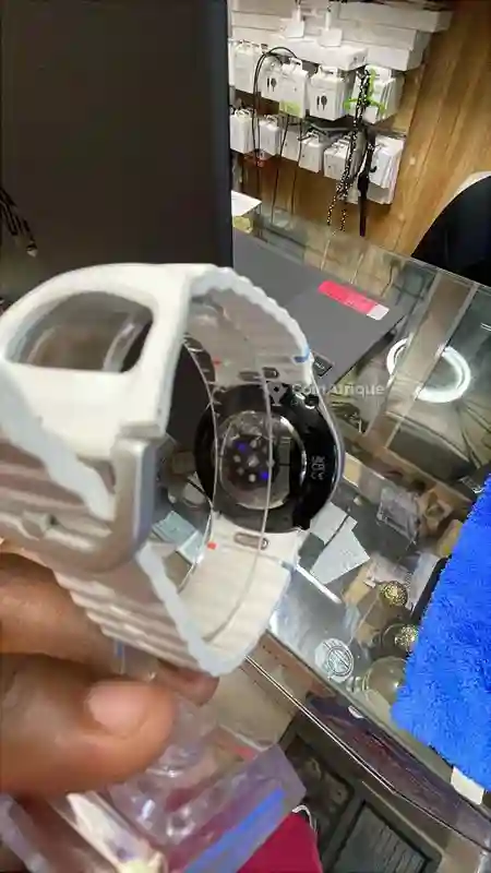 Samsung Galaxy Watch 7 Quasi Neuf - Vue 2
