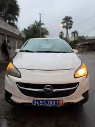 Opel Astra 2016 à Abidjan