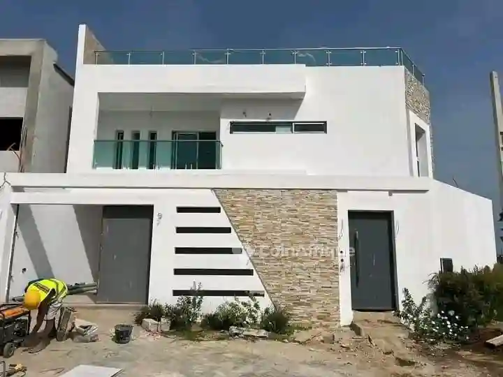 Vente Villa Duplex Haut Standing de 5 Pièces a Bingerville - Vue 1