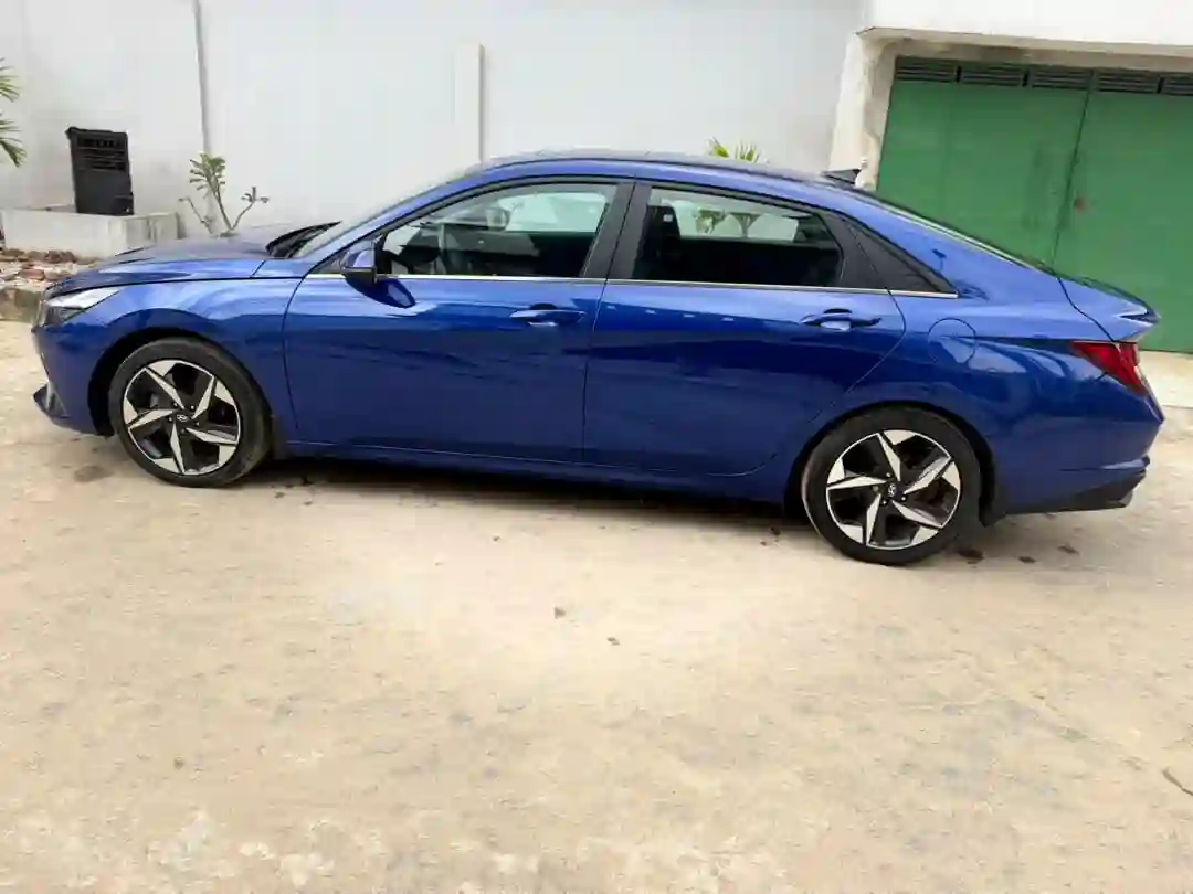 HYUNDAI ELANTRA EN VENTE 