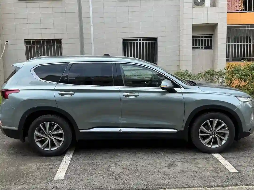 HYUNDAI SANTAFE 7 places EN VENTE  - Vue 4