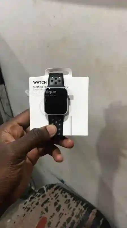 Apple Watch Série se 1er Génération 40mm - Vue 2