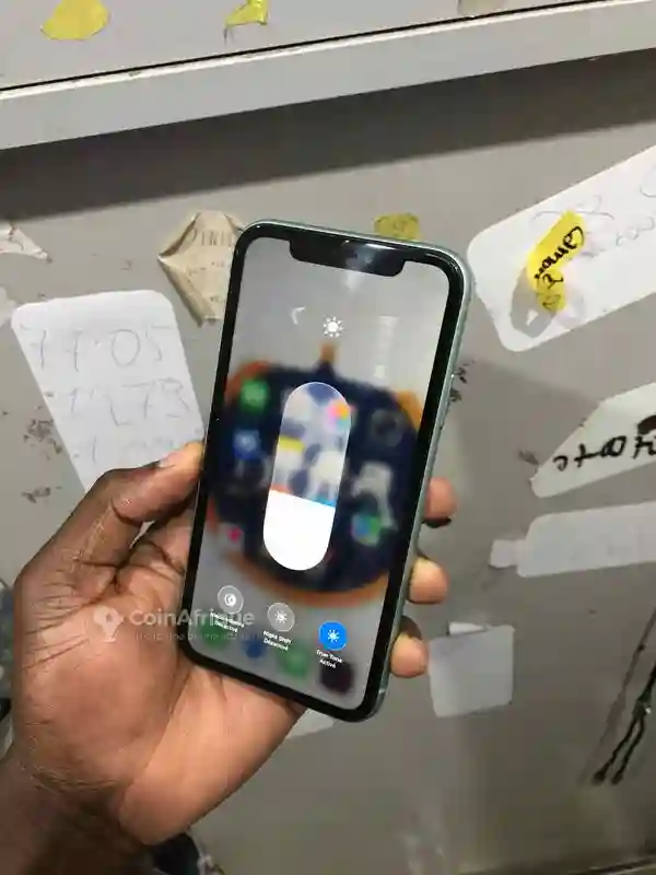Iphone 11 - 64gb - Vue 1
