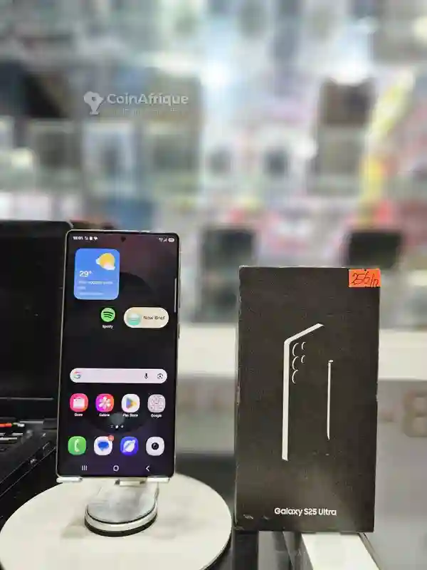 Galaxy S25 Ultra 256 Giga et 12 Giga ram - Vue 4