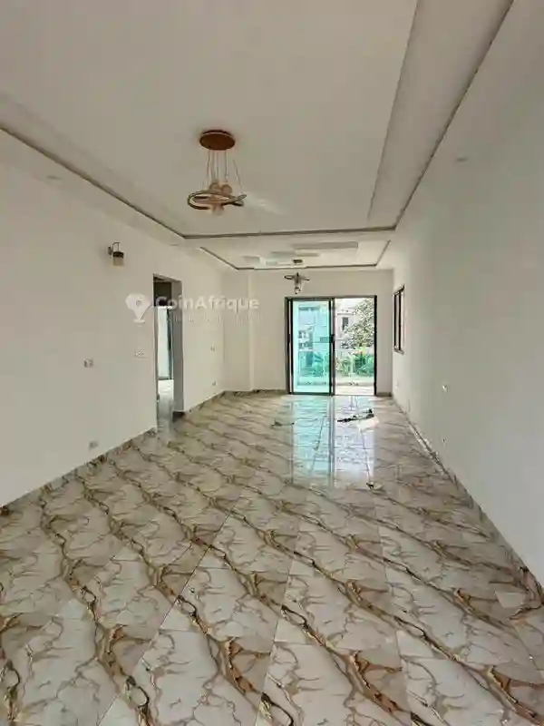 Vente Villa Triplex 7 Pièces - Cocody - Vue 2