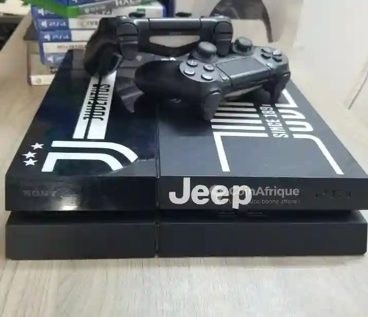 Ps4 Avec les Deux Manettes - Vue 1
