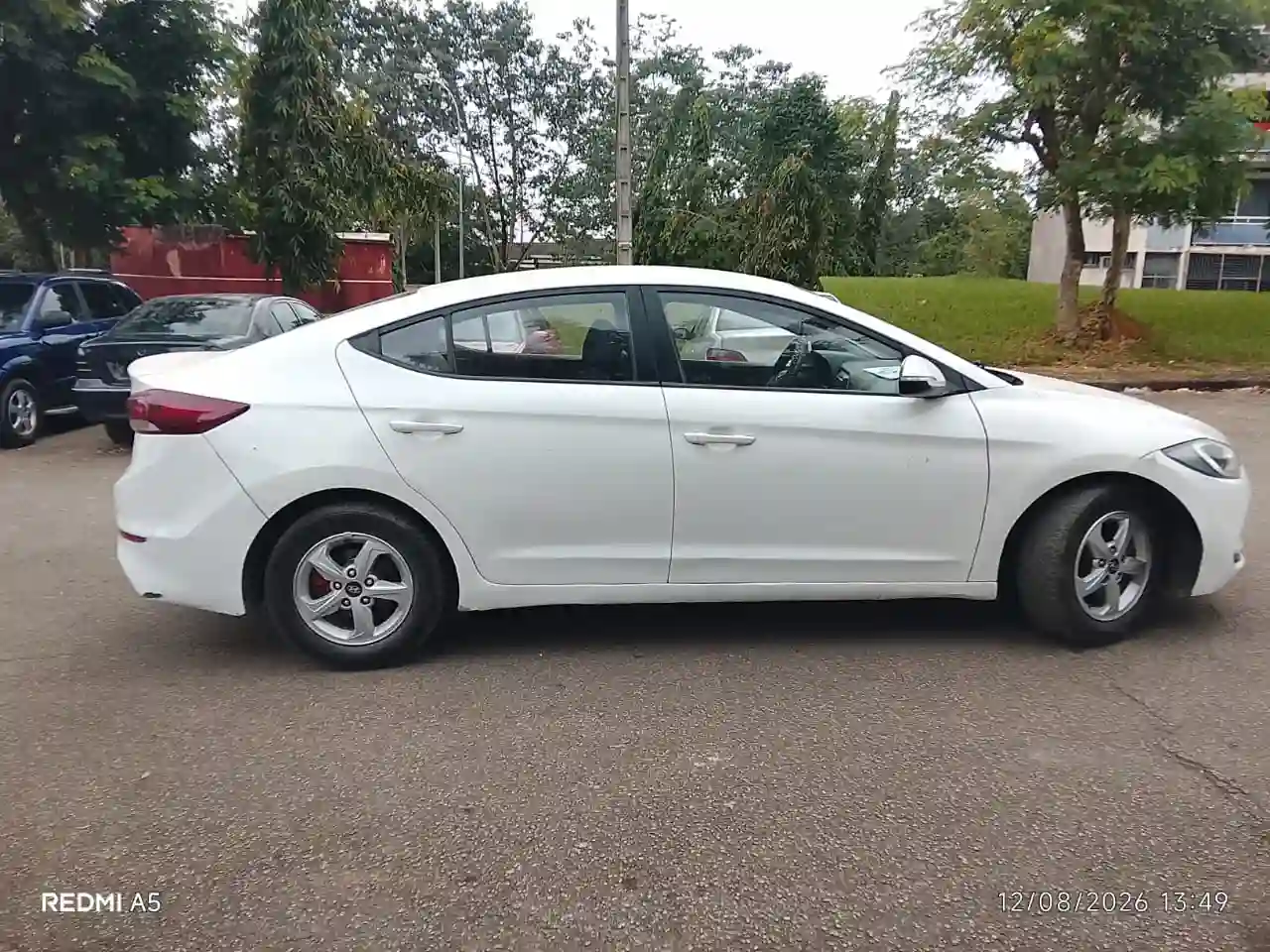 Hyundai AVANTE en vente  - Vue 3