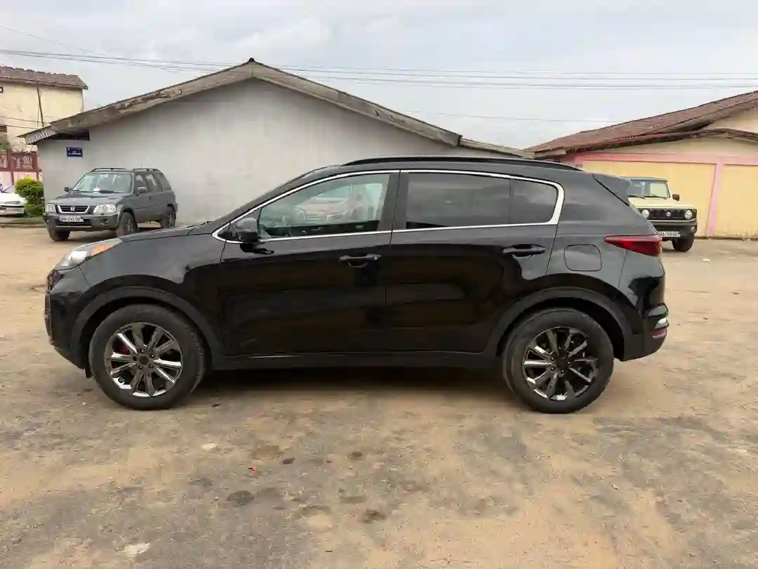 KIA SPORTAGE ANNEE 2021 FOULE OPTION  - Vue 1