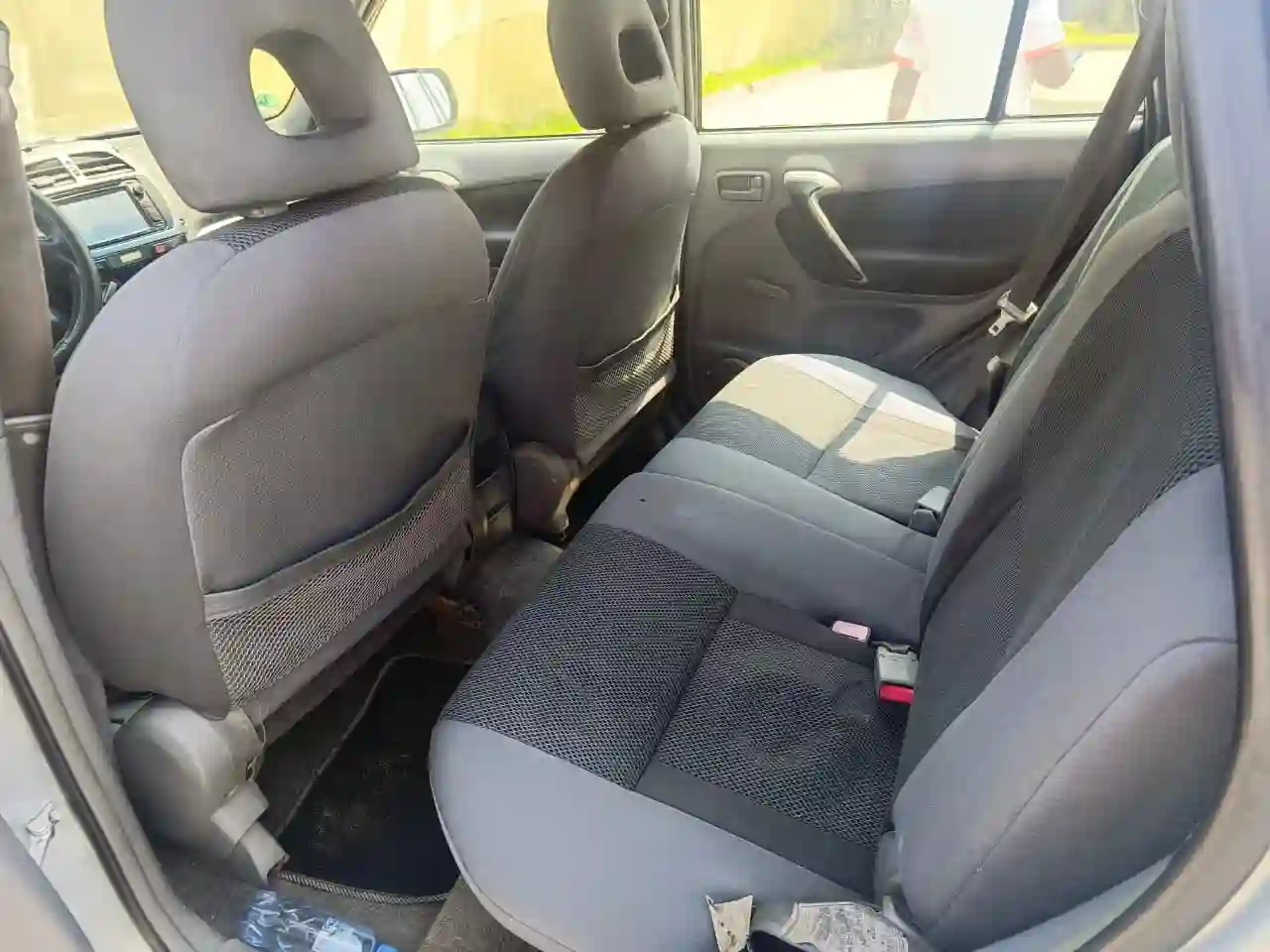 TOYOTA RAV4 - Vue 4