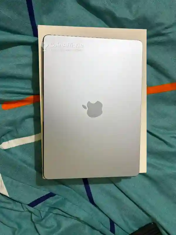 Macbook air m4 2025 - Vue 4