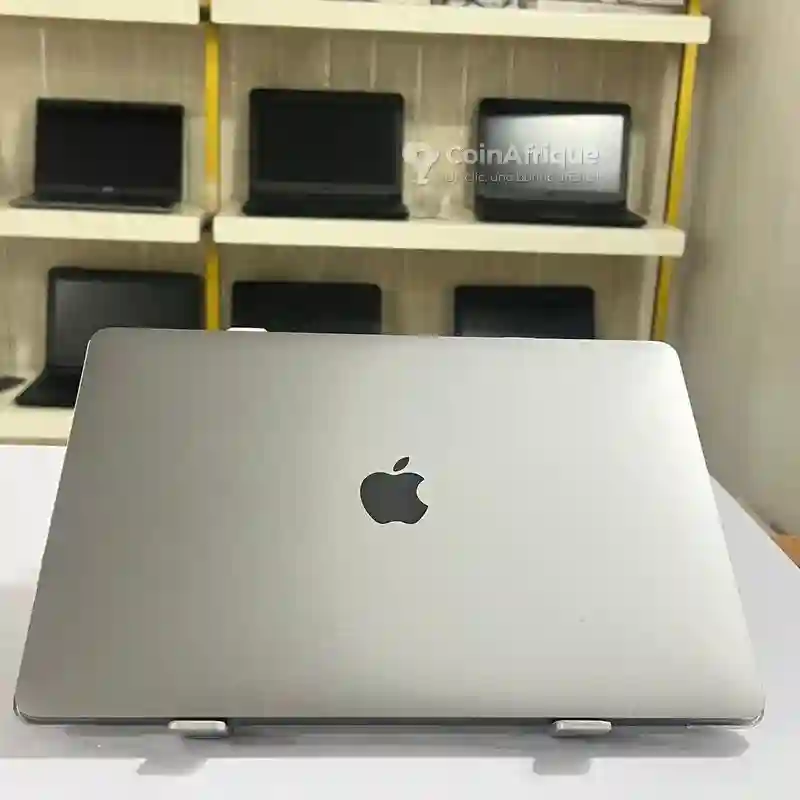 Macbook pro m2 2022 Très Propre - Vue 3