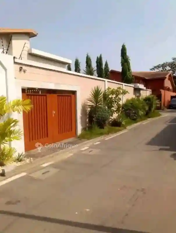Vente Villa Duplex 11 Pièces - Riviera 3 - Vue 1