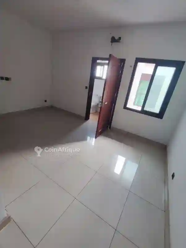 Location Appartement HD 3 Pièces à Cocody Riviera Triangle - Vue 5