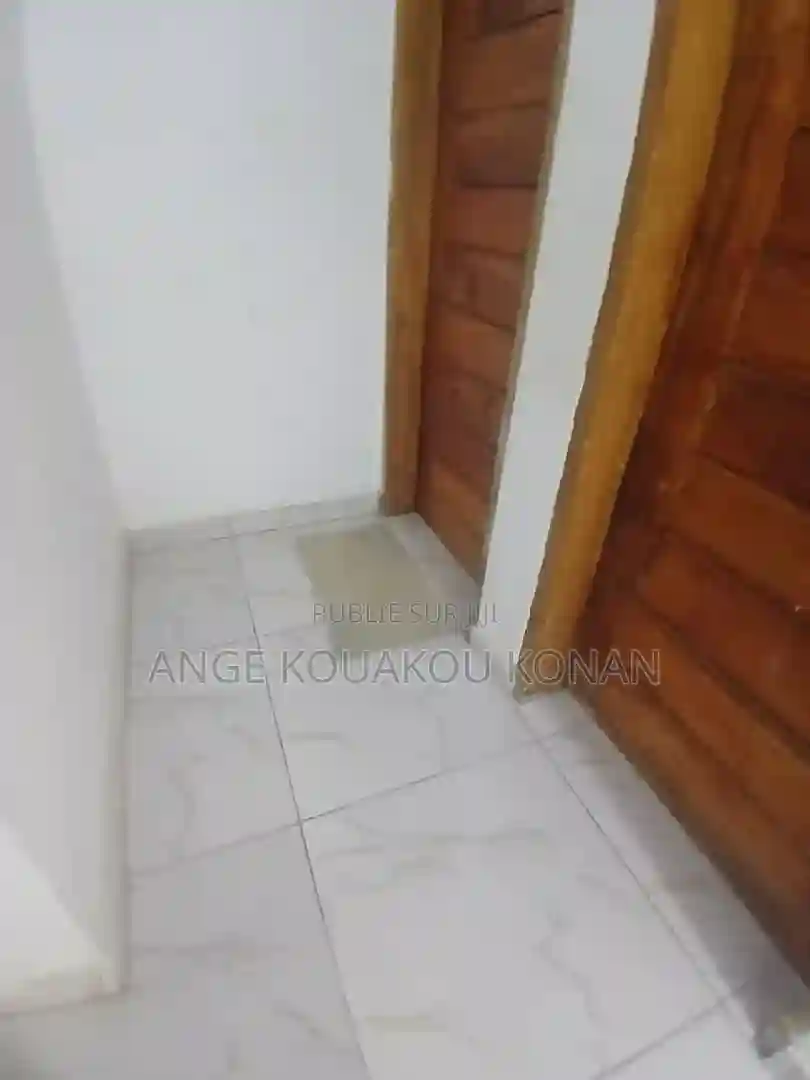 4chbre Duplex Dans Cocody à Vendre - Vue 10