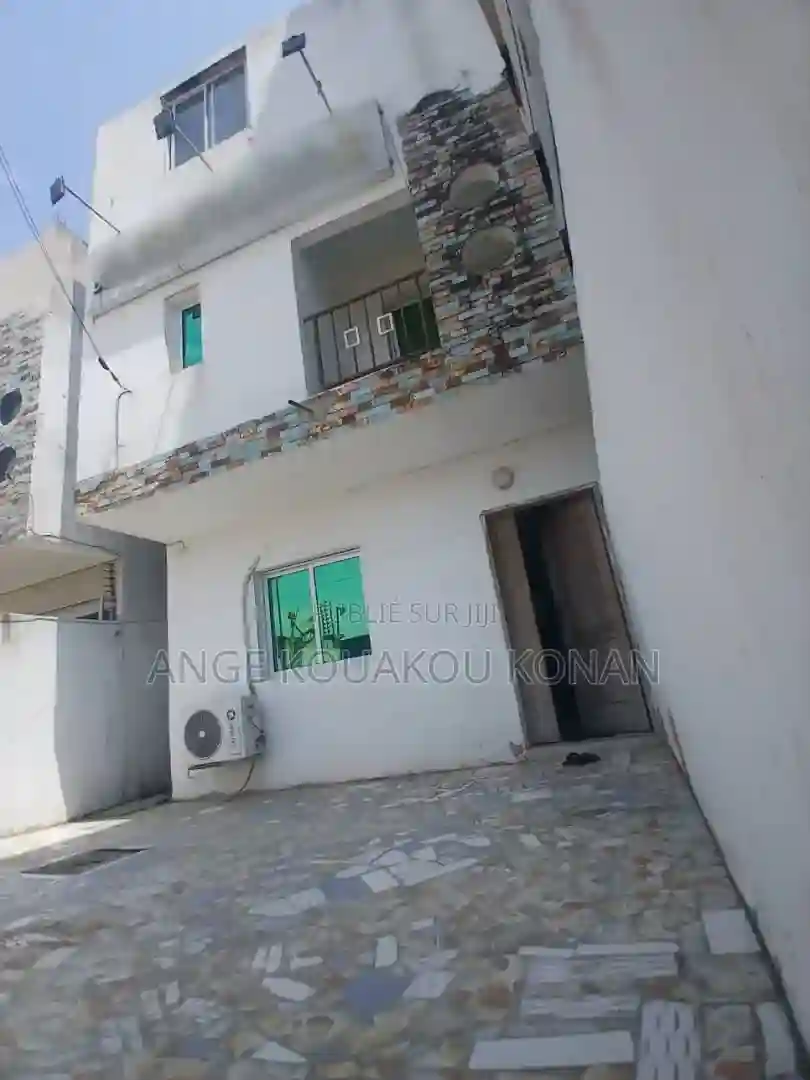 4chbre Duplex Dans Cocody à Vendre - Vue 9