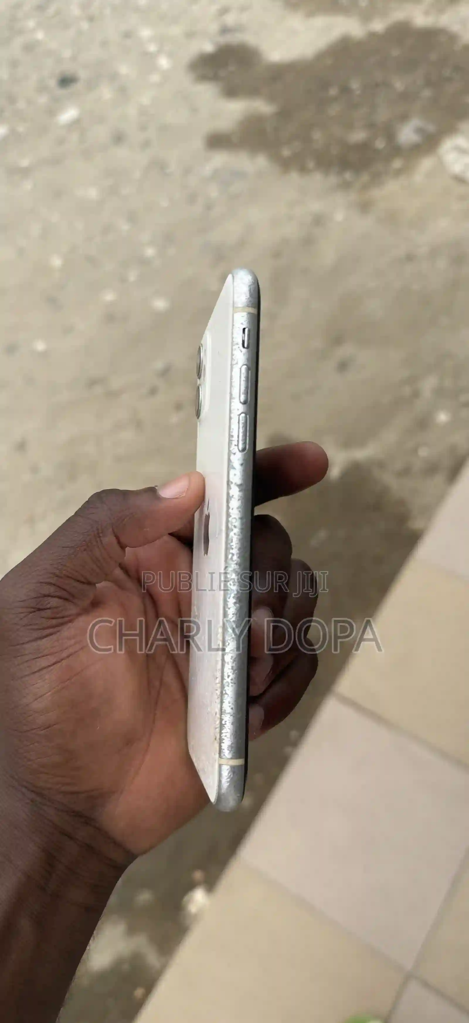 Apple Iphone 11 64 GB Blanc - Vue 2