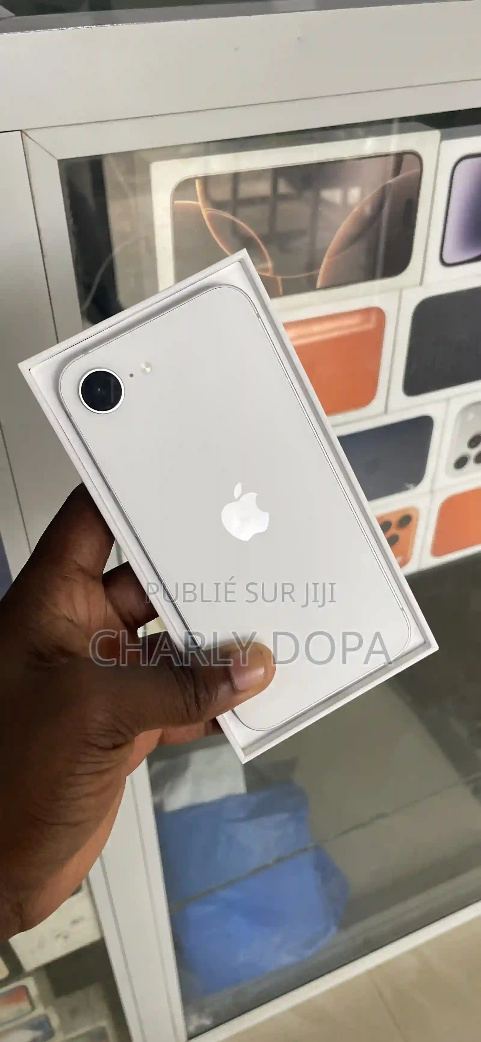 Apple Iphone 16e 128 GB Blanc - Vue 1