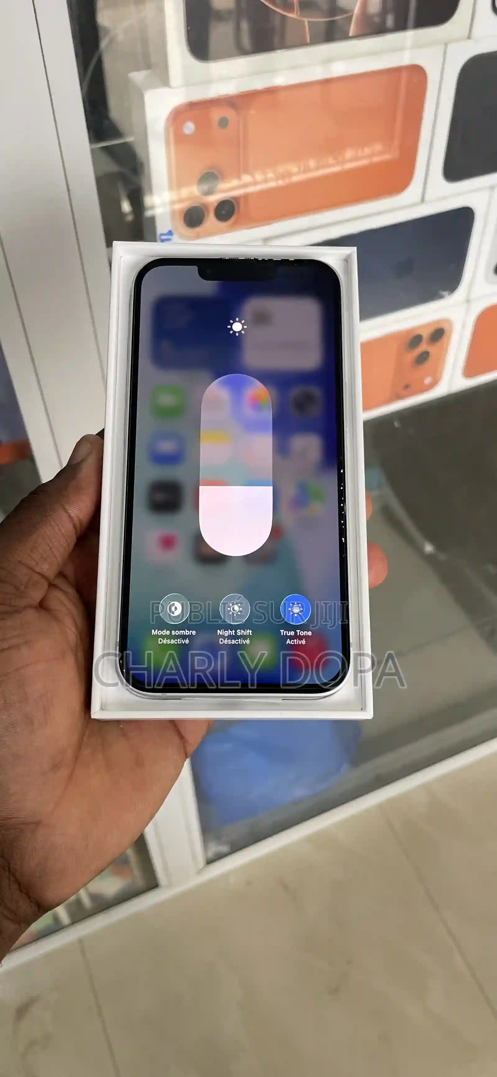 Apple Iphone 16e 128 GB Blanc - Vue 6