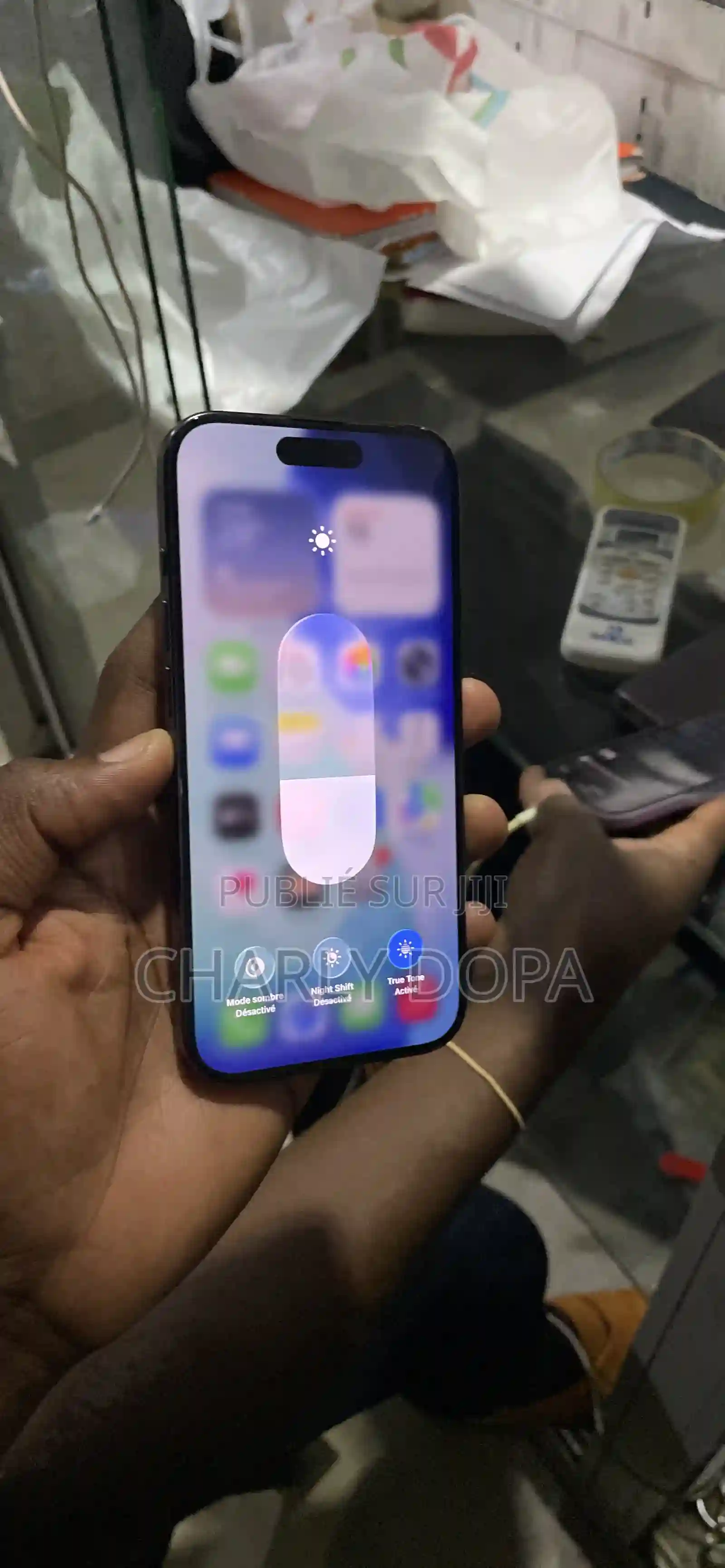 Apple Iphone 15 Pro 128 GB Bleu - Vue 3