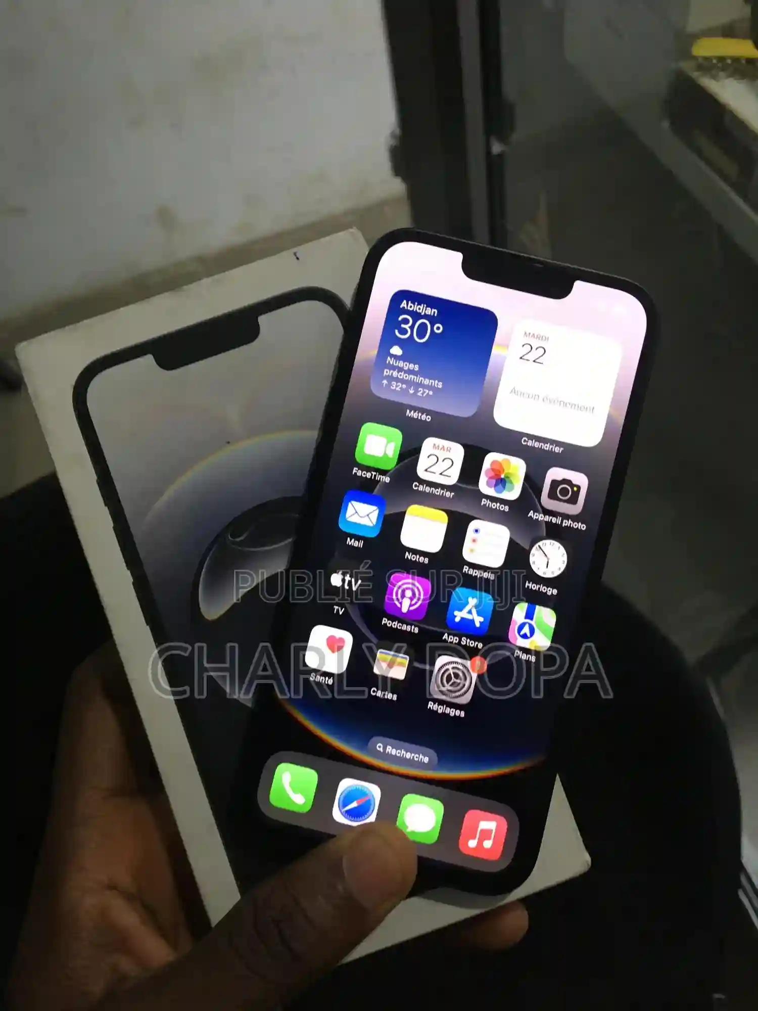 Apple Iphone 16e 128 GB Noir - Vue 3