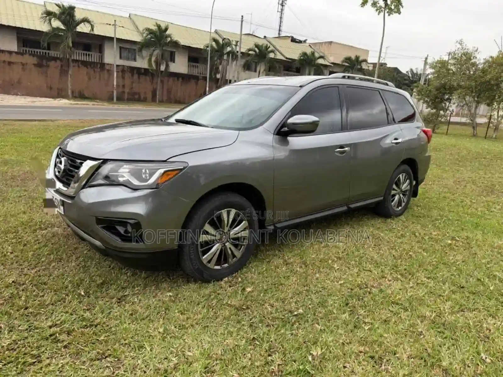 Nissan Pathfinder 2020 Beige - Vue 3