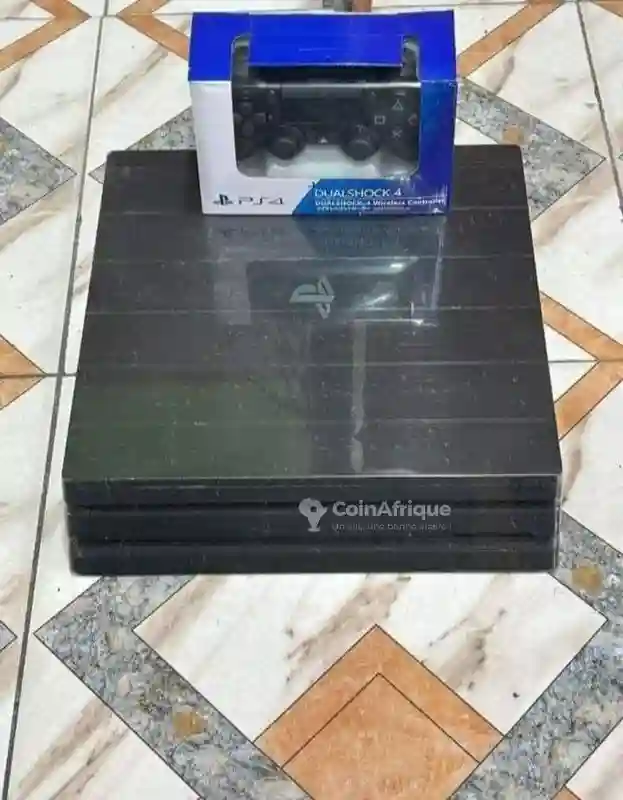 Ps4 pro Slim non Craqué - Vue 1