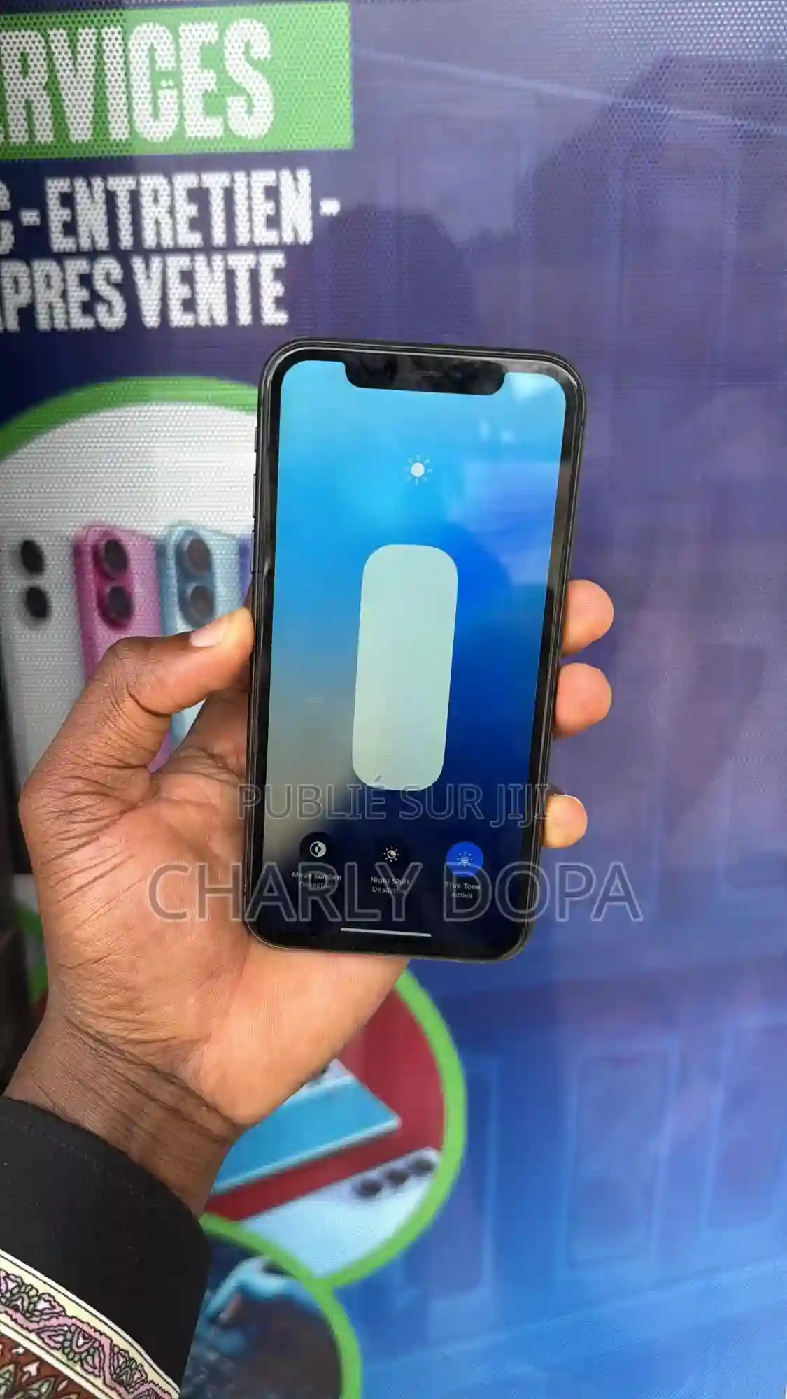 Apple Iphone 11 64 GB Noir - Vue 1