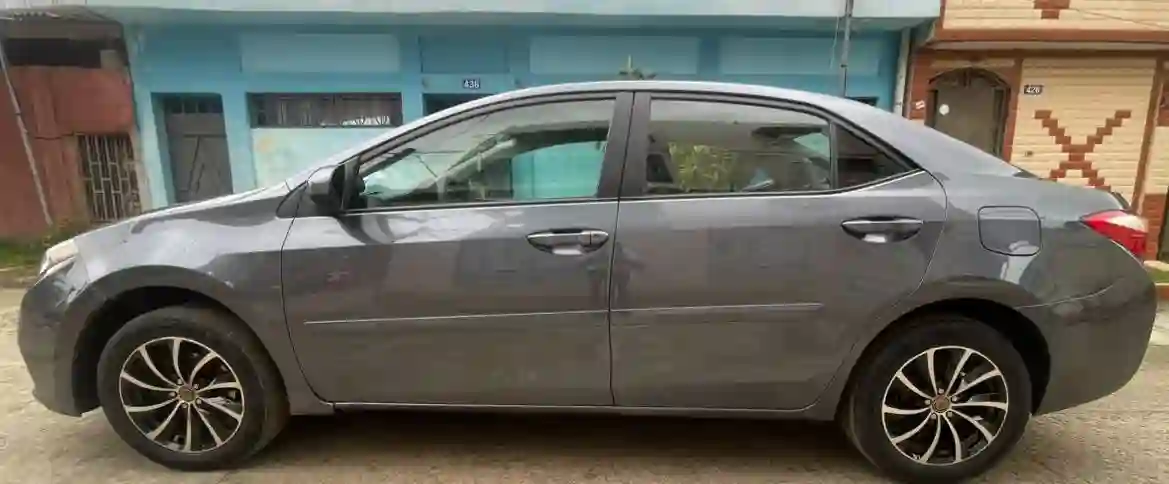 TOYOTA COROLLA EN VENTE  à Abidjan