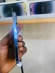 Iphone 13 pro Quasi Neuf 128go à Abidjan