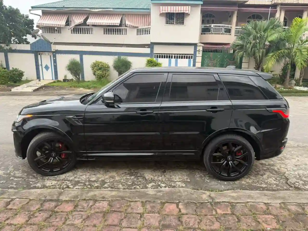 RANGE ROVER SVR à Abidjan