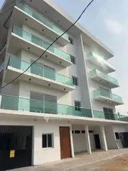 Locations des Appartements de Luxe Dans Meme Immeuble à Abidjan