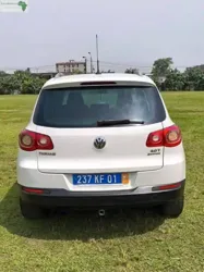Rapide une Volkswagen Tiguan Année 2010 à Abidjan
